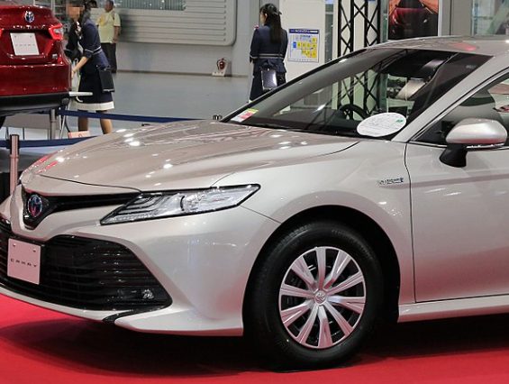 カムリの純正タイヤ ホイールサイズとインチダウン Wheel Tyre Info